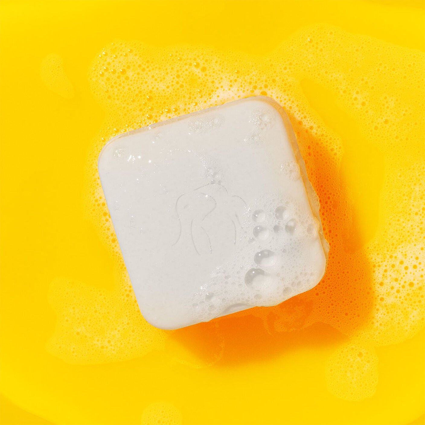 Clarifying, balancing facial cleansing bar | Drunk Elephant